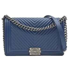 Chanel Boy Flap Bag Chevron Wrinkled Lambskin New Medium